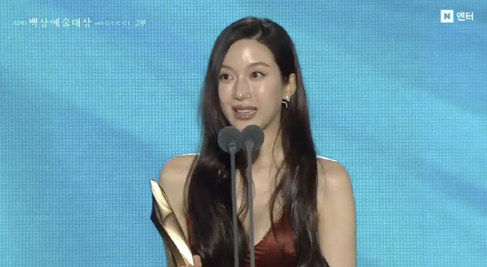 '최우수상' 문가영, 또 파격 노출..깊게 파인 드레스에 타투까지 '백상 여신' (백상예술대상)