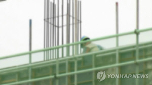 인천 아파트 공사장서 비계 넘어져…작업자 4명 부상