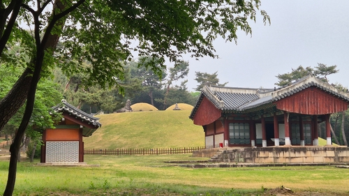 명종과 인순왕후의 강릉 [촬영 김정선]