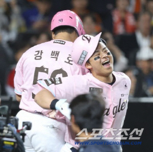 타구속도 177km, 비거리 148m 초대형 홈런. 이게 307억 최고액 타자 파워. 13G 0.143 0홈런→14G 0.450, 6홈런 "팀 득점력 높아진다"[대전 현장]