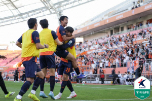 [K리그1 리뷰] 제주, 대어 서울 잡았다...네게바 미친 활약, 2-1 신승 '4위 도약'