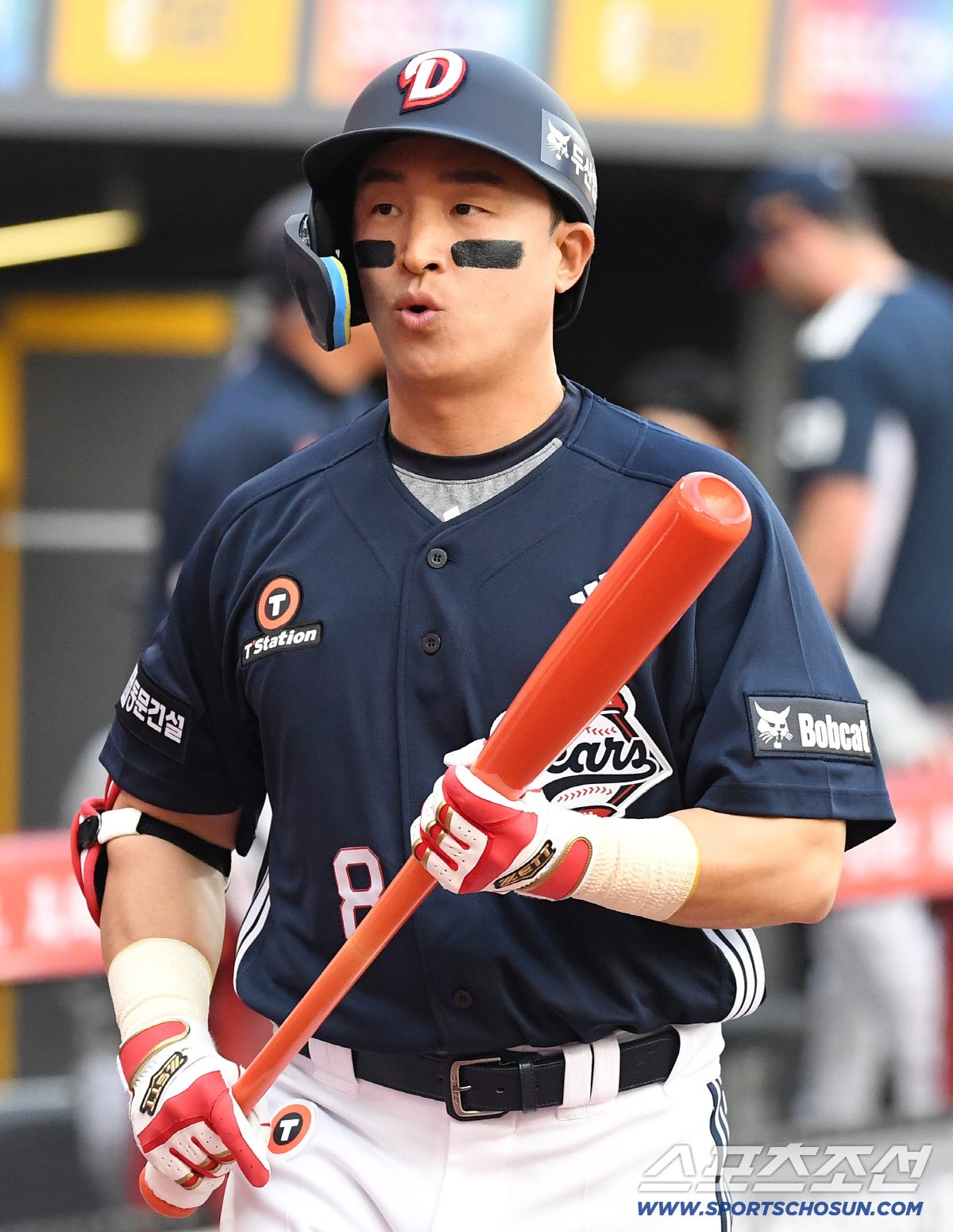 14일 인천 SSG랜더스필드에서 열린 SSG와 두산의 주중 3연전 첫 번째 경기. 1회 타격을 준비하는 두산 손아섭. 인천=송정헌 기자 songs@sportschosun.com/2026.04.14/