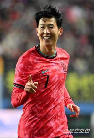 [오피셜]손흥민, 어쩌면 '마지막' 대표팀 우승 도전 기회! 홍명보호, '김상식의 베트남'과 대격돌 예고...2027년 아시안컵 조추첨 완료