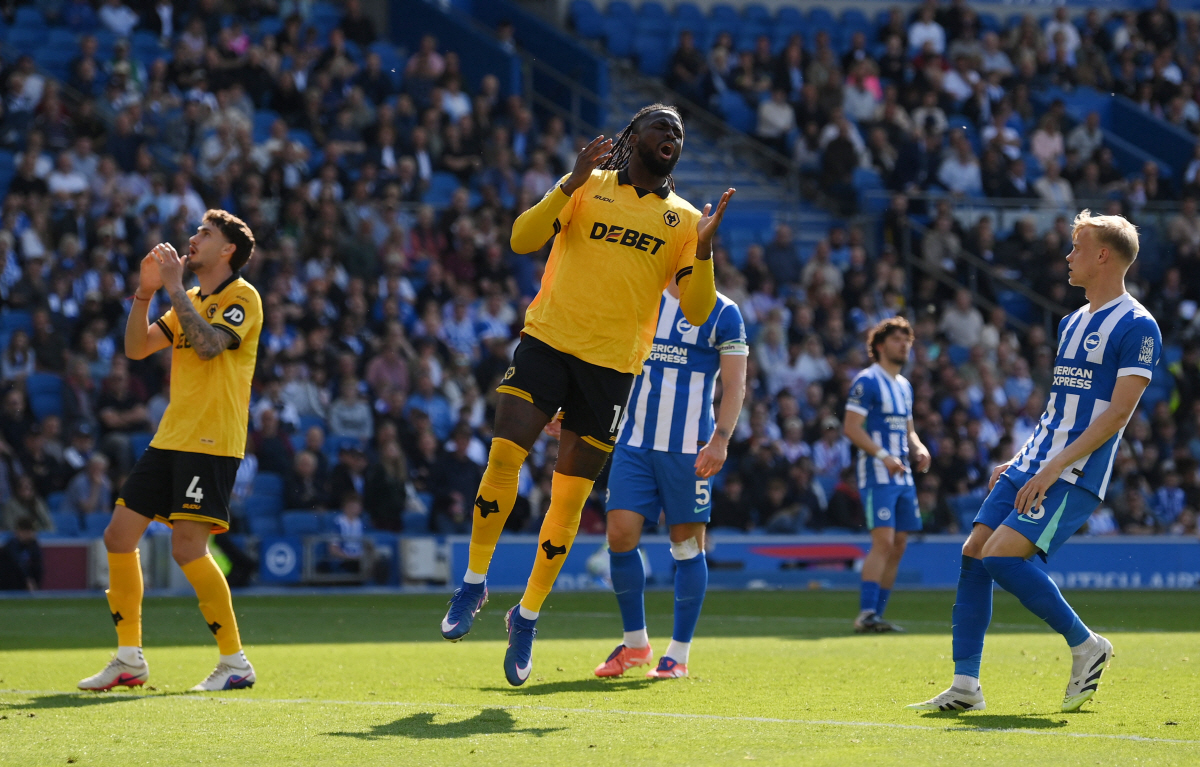 Soccer Football - Premier League - Brighton & Hove Albion v Wolverhampton Wanderers - The American Express Community Stadium, Brighton, Britain - May 9, 2026 Wolverhampton Wanderers' Tolu Arokodare reacts after missing a chance to score REUTERS/Jaimi Joy EDITORIAL USE ONLY. NO USE WITH UNAUTHORIZED AUDIO, VIDEO, DATA, FIXTURE LISTS, CLUB/LEAGUE LOGOS OR 'LIVE' SERVICES. ONLINE IN-MATCH USE LIMITED TO 120 IMAGES, NO VIDEO EMULATION. NO USE IN BETTING, GAMES OR SINGLE CLUB/LEAGUE/PLAYER PUBLICATIONS. PLEASE CONTACT YOUR ACCOUNT REPRESENTATIVE FOR FURTHER DETAILS..