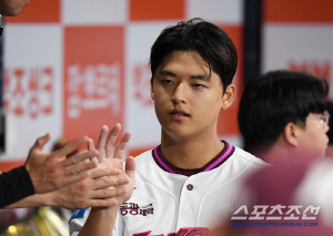 "아웃카운트 하니씩.." 안우진 두번째 후계자, 이번에는 다르네...157㎞ 광속구, 145㎞ 슬라이더→2경기 만 반등