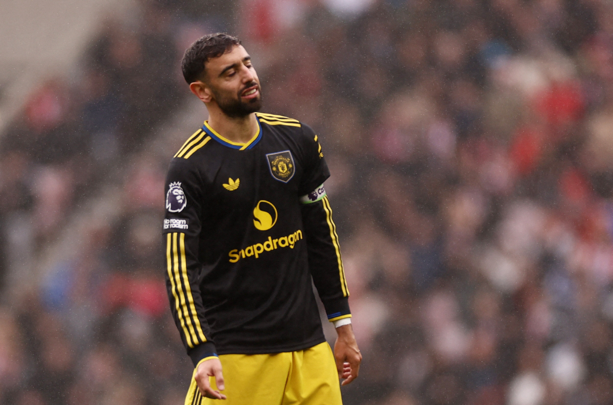Soccer Football - Premier League - Sunderland v Manchester United - Stadium of Light, Sunderland, Britain - May 9, 2026 Manchester United's Bruno Fernandes reacts Action Images via Reuters/Lee Smith EDITORIAL USE ONLY. NO USE WITH UNAUTHORIZED AUDIO, VIDEO, DATA, FIXTURE LISTS, CLUB/LEAGUE LOGOS OR 'LIVE' SERVICES. ONLINE IN-MATCH USE LIMITED TO 120 IMAGES, NO VIDEO EMULATION. NO USE IN BETTING, GAMES OR SINGLE CLUB/LEAGUE/PLAYER PUBLICATIONS. PLEASE CONTACT YOUR ACCOUNT REPRESENTATIVE FOR FURTHER DETAILS..
