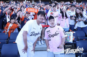 KBO 최초! 육성 데뷔전 승리. 아무도 몰랐던 '일준영'의 반전 "5회까지 계속 떨렸다"