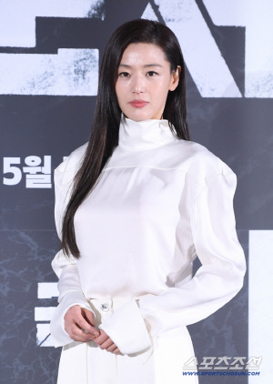 전지현, '아몬드 6알' 먹는 홍진경도 놀란 소식좌..."진짜 안 먹더라" ('소라와 진경')