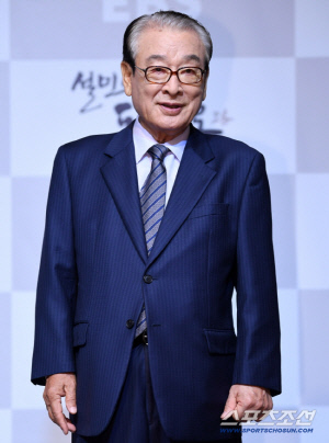 故 이순재, 시력·청력 상실에도 연기 투혼.."매니저가 읽어주는 대사 외워" ('셀럽병사')