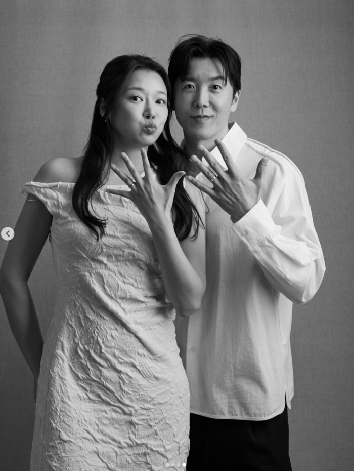 8기 영숙, 결혼 발표…훈남 예비신랑 공개 "'나솔사계' 보고 연락해 충격"