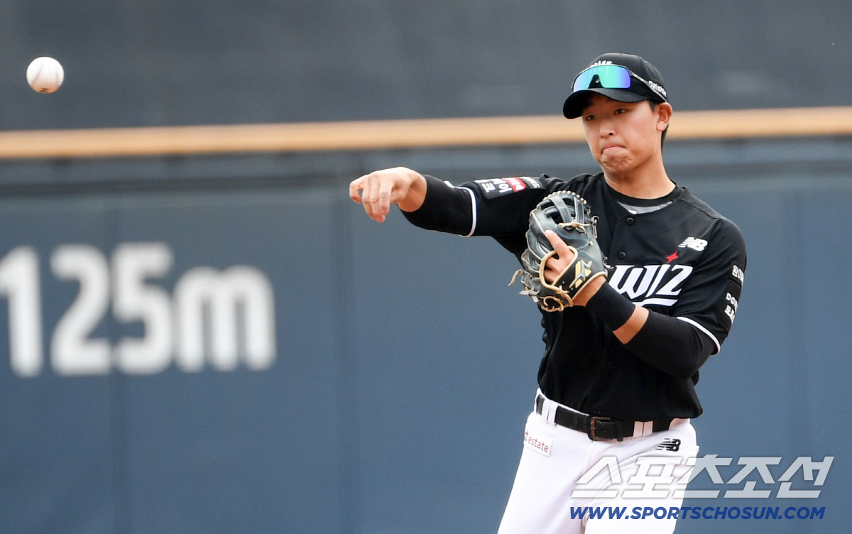 29일 잠실구장에서 열린 LG와 KT의 경기. KT 이강민이 수비를 하고 있다. 잠실=박재만 기자 pjm@sportschosun.com/2026.03.29/