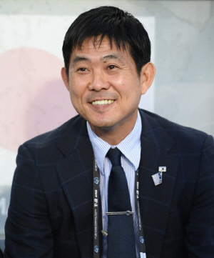 "초비상!" '부상 병동' 日 결국 '최악' 가정한다…'일본의 손흥민' 햄스트링 OUT "왼쪽 재설계 필요성" 걱정