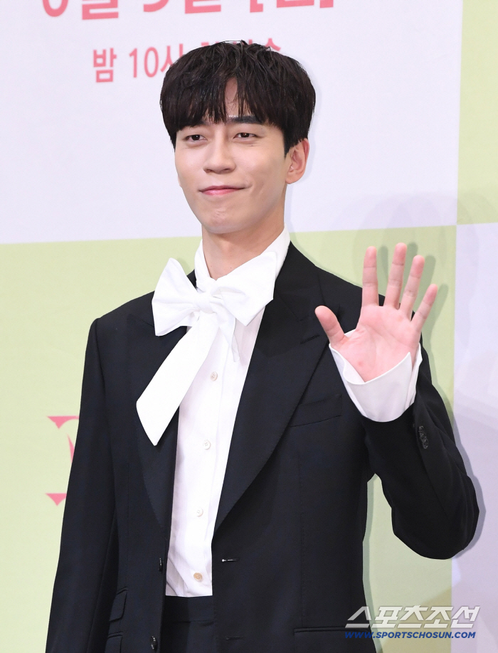 신성록, 급성 후두염으로 뮤지컬 공연 취소 "건강관리 못해 죄송" [전문]