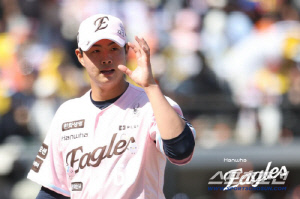 KBO리그 최초 스토리! 일단 1군 생존에는 성공했다…"선발 기회는 정우주부터"