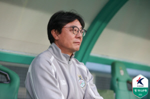 [현장인터뷰] 황선홍 감독의 쓴소리 "축구 대충하면 안된다...더 정확히 플레이하도록 바꿔놓겠다"