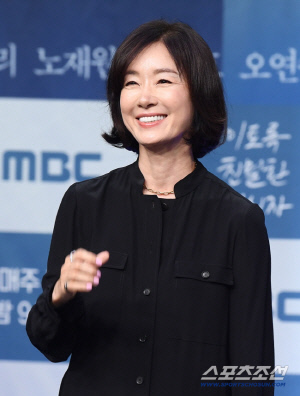 '55세' 오연수, 성형수술 고민 "더 젊어지려면 어쩔수 없나"