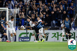 [현장리뷰]"선제골=승리" '이호재 PK 결승골' 포항 공식 또 통했다, 인천 유나이티드 1-0 제압 '4G 무패' 질주