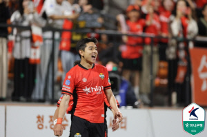 [K리그1 현장리뷰] '아부달라-김대원 연속골' 강원, 대전 2-0 극적 제압...5위 도약