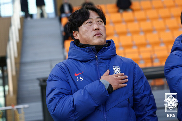 [U-17 아시안컵]"중국, 21년만에 월드컵 진출합니다!" 2연패 뒤 3차전 승리로 '4위→2위' 기적의 뒤집기…일본이 도왔다