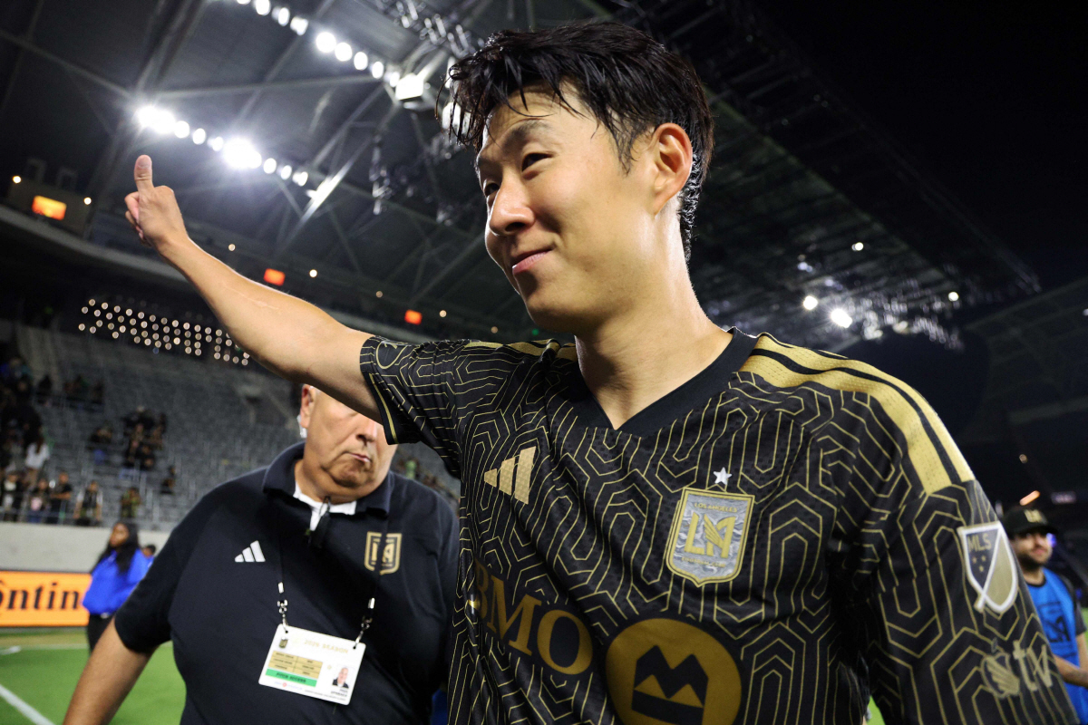 [공식발표] 손흥민 연봉 공개, '2100억' 사우디 제안 어떻게 거절했나...LA FC서 토트넘 대우 165억 'MLS 2위'→메시 압도적 1위
