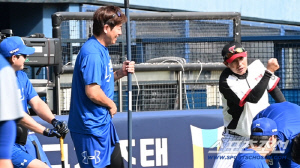 '무슨 대화를?' 여유만만 염경엽 감독, 강민호-구자욱 웃음짓게 한 몸개그[잠실 스케치]