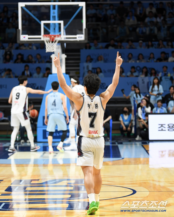 [챔프전 현장인터뷰] "MVP, 마이 브라더" 허웅의 외침. 커리어 첫 MVP 허훈 "KCC 이적 이유가 우승. 입증한 것 같아서 기쁘다"