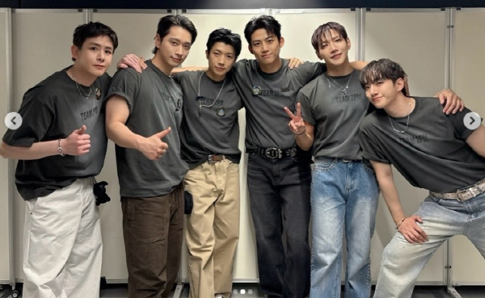닉쿤, '후덕 논란' 비웃듯…도쿄돔서 턱선 부활 "태국 왕자의 귀환"