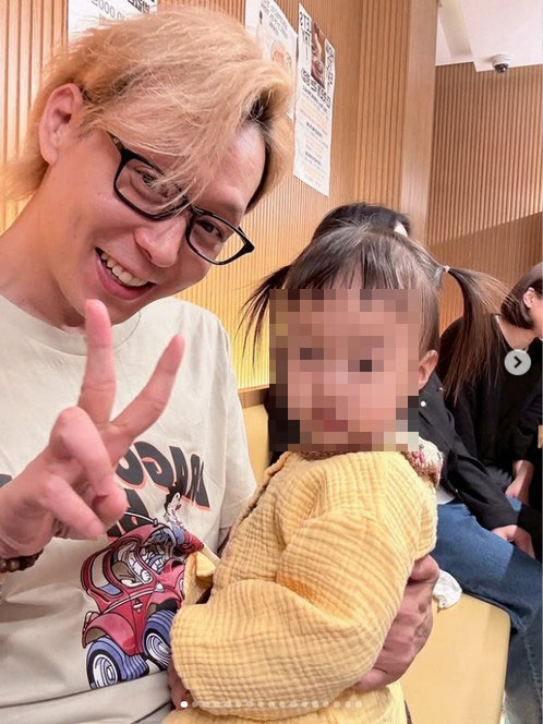 조카 안은 박유천, 뼈만 남은 팔뚝에 휑한 헤어…수척한 근황에 건강 우려