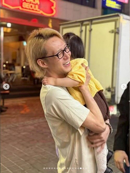 조카 안은 박유천, 뼈만 남은 팔뚝에 휑한 헤어…수척한 근황에 건강 우려