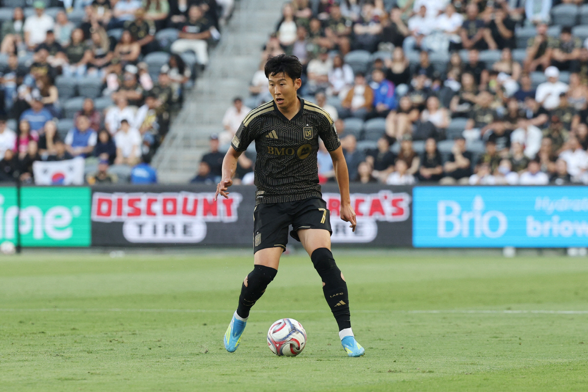 도스 산토스 나가! '손톱' 나선 손흥민, 또 다시 침묵...'3연패' LA FC, '정상빈 기점' 세인트루이스에 1-2 패 '창단 첫 패배 불명예'[MLS 리뷰]