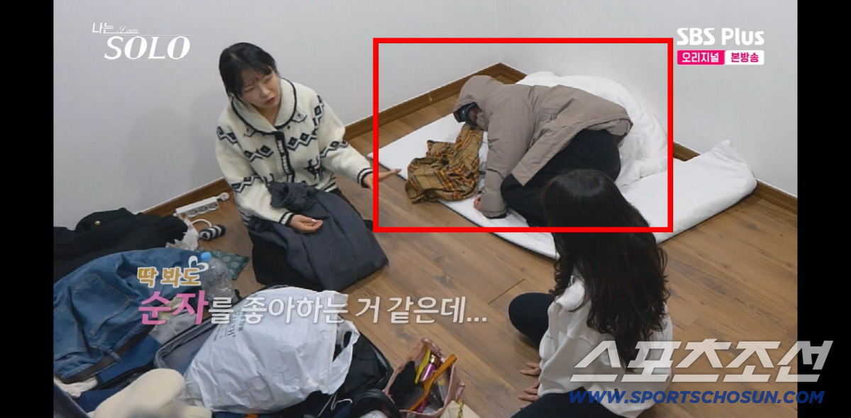 '역대급 빌런' 나솔31기, 하다하다 조작설까지...옥순 미동 없는 모습에 논란 확산