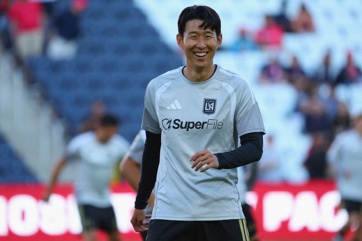 ST LOUIS, MISSOURI - MAY 13: Son Heung-Min #7 of Los Angeles Football Club warms up prior to playing against St. Louis City at Energizer Park on May 13, 2026 in St Louis, Missouri. Dilip Vishwanat/Getty Images/AFP (Photo by Dilip Vishwanat / GETTY IMAGES NORTH AMERICA / Getty Images via AFP)