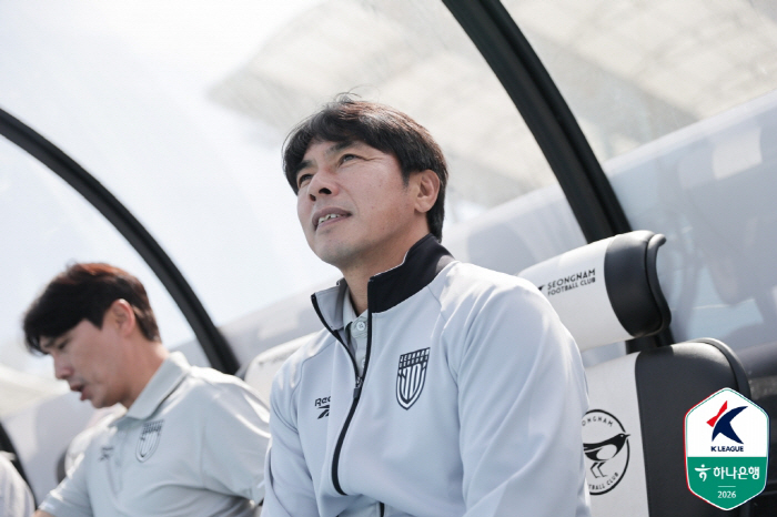 [오피셜]"노 리스펙트" 전남 주장단 교체에 발디비아측 발끈…1경기 뛴 선수가 주장, 8월 입대 예정자가 부주장