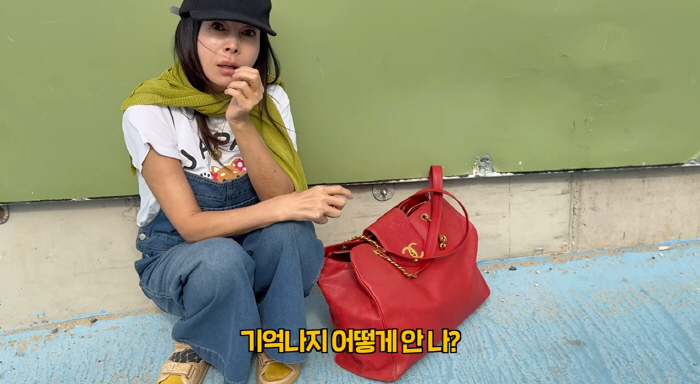 황신혜, '샤넬 30년 소장'의 위엄 "유물급 가방, 요즘 트렌드 돼 재소환"
