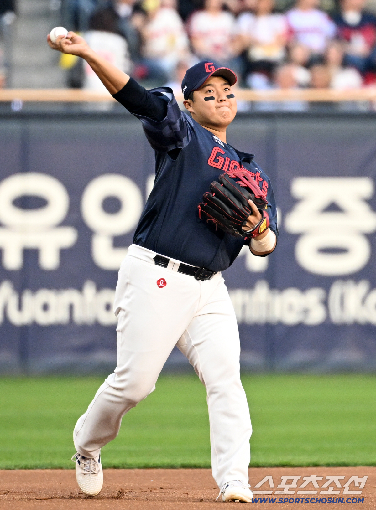 14일 잠실구장에서 열린 LG와 롯데의 경기. 롯데 한동희가 수비를 하고 있다. 잠실=박재만 기자 pjm@sportschosun.com/2026.04.14/