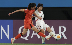 '0-2→2-2 잘 따라잡았는데…' 中 눈물 펑펑, 北 '해트트릭'에 당했다…'U-17 女 결승 진출 실패→월드컵 출전권은 확보'