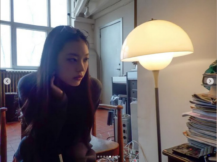 어도어 복귀한 해린, 생일 기념 성숙해진 비주얼 공개…팬들 들썩