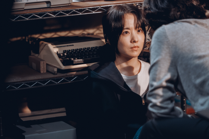 "흑화 연기 작두 탔다"…'골드랜드' 박보영, 무해한 얼굴 속 반전 독기 '호평' 봇물