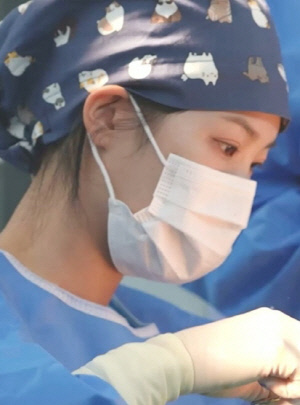 '순천향 아이유' 오재은 미모에 전현무도 깜짝 "전공 책을 사진 찍듯이 모두 암기" ('사당귀')