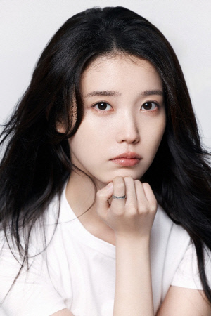[공식]아이유, 생일 맞아 3억 또 기부..어린이날 이어 11일 만 선행