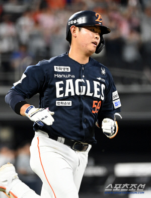 허인서, 시즌 9호포...승부에 쐐기 박는 스리런 '쾅!'
