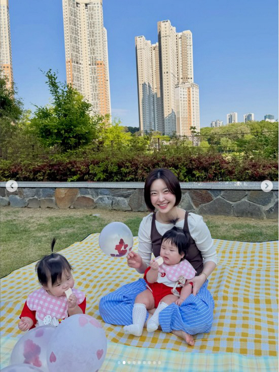 레이디제인, ♥10살 연하男+쌍둥이 딸과 피크닉…행복한 육아 일상