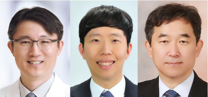 (왼쪽부터)서울대병원 피부과 권오상 교수·이한재 임상강사, 서울의대 생화학교실 김종일 교수