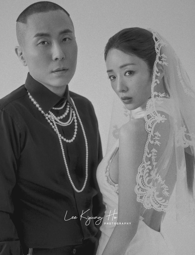 '탈퇴' 홍유경도 왔는데..손나은, 윤보미 결혼식 불참 '불화설 재점화' [SC이슈]