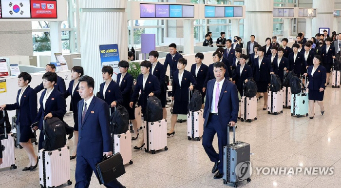 2025-2026 아시아축구연맹(AFC) 여자 챔피언스리그(AWCL) 4강전에서 수원FC 위민을 상대하는 내고향여자축구단이 17일 인천국제공항 제1여객터미널을 통해 입국하고 있다. 2026.5.17 [공동취재]