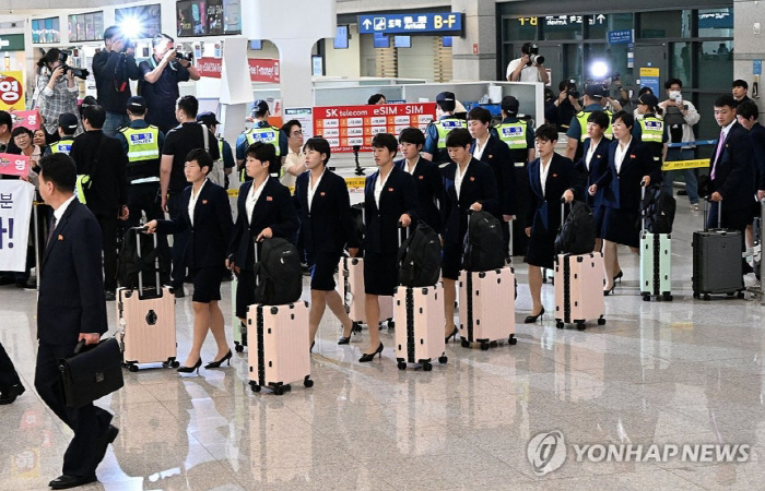2025-2026 아시아축구연맹(AFC) 여자 챔피언스리그(AWCL) 4강전에서 수원FC 위민을 상대하는 내고향여자축구단이 17일 인천국제공항 제1여객터미널을 통해 입국하고 있다. 2026.5.17 [공동취재]