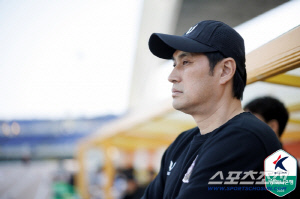 승점3점 절실한 유병훈 안양 감독"오늘 승리하면 꿀휴가 3~4일 더주기로"[K리그1 제주vs안양 현장]