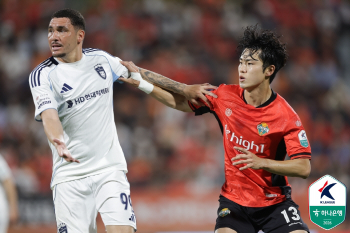 '3연승 호랑이까지 잡아낸 정경호식 프레싱' 강원, 5경기 무패 행진...울산전 2-0 완성→4위 도약[K리그1 현장리뷰]