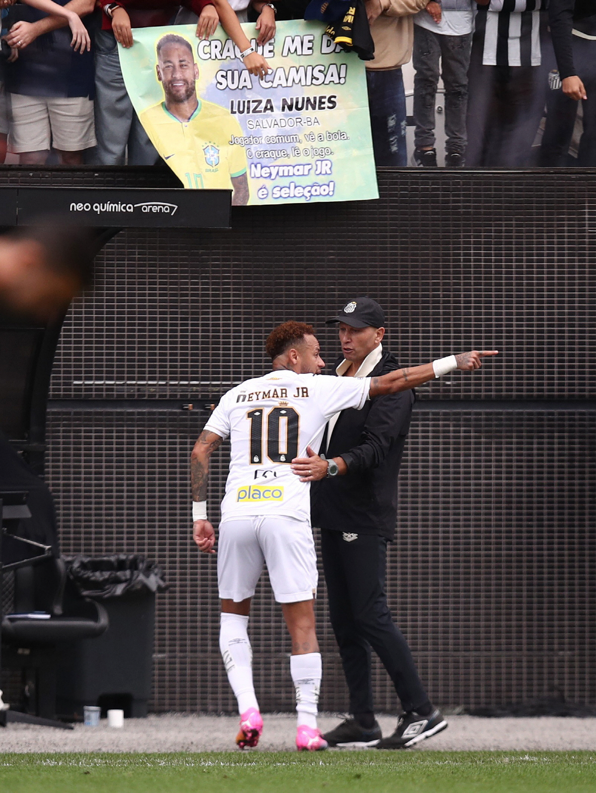 Soccer Football - Brasileiro Championship - Santos v Coritiba - Neo Quimica Arena, Sao Paulo, Brazil - May 17, 2026 Santos' Neymar reacts after being substituted REUTERS/Jean Carniel