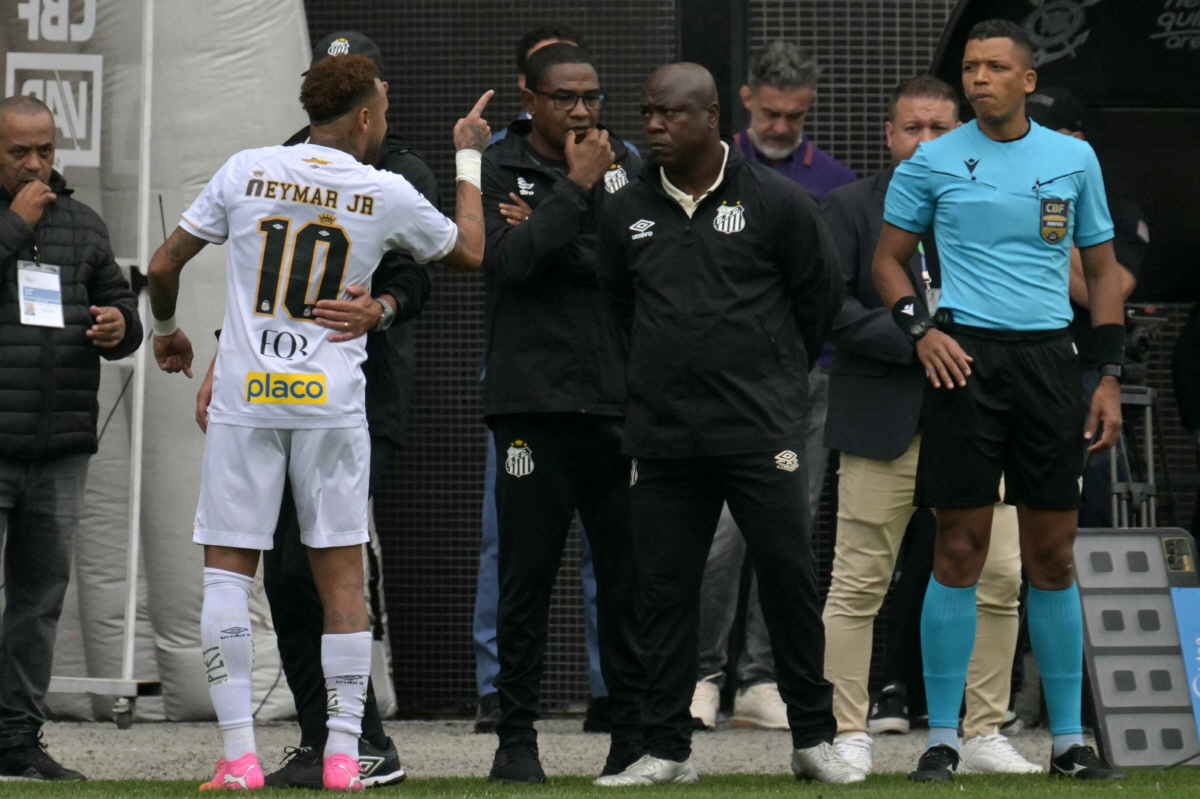 Santos' forward #10 Neymar gestures during the Brazilian league football match between Santos and Coritiba at the Neo Quimica Arena in Sao Paulo, Brazil, on May 17, 2026. (Photo by NELSON ALMEIDA / AFP)